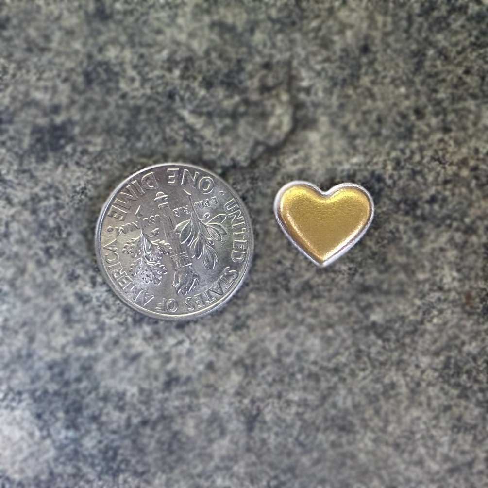 Medium Gold Heart Sticker blur